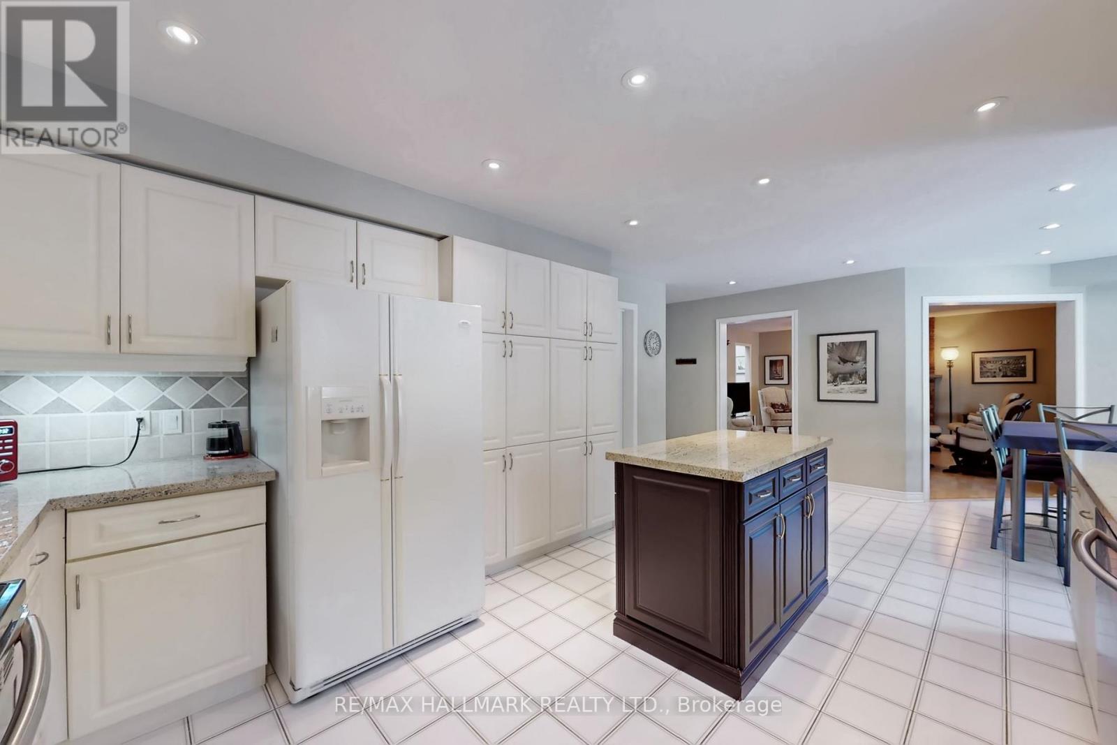 28 White Lodge Crescent, Richmond Hill (Mill Pond), Ontario  L4C 9A1 - Photo 13 - N12773720