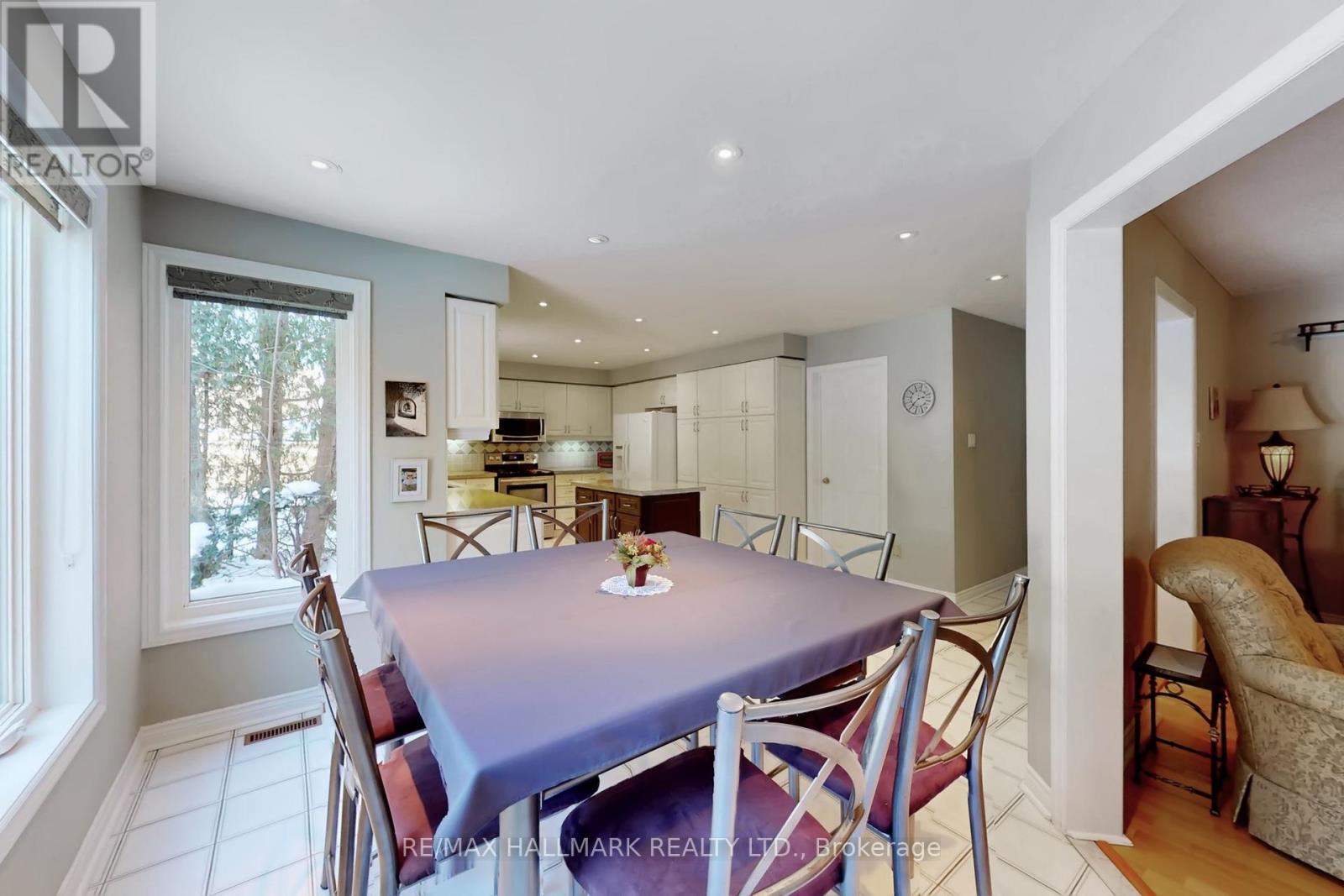 28 White Lodge Crescent, Richmond Hill (Mill Pond), Ontario  L4C 9A1 - Photo 15 - N12773720