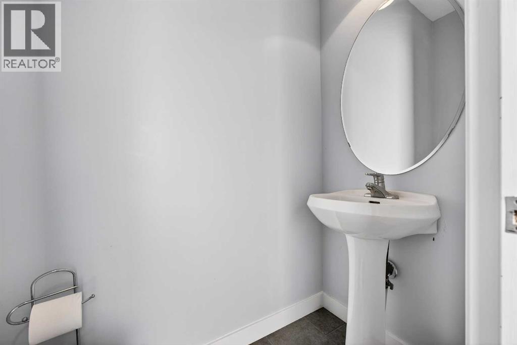 162 Prestwick Landing Se, Calgary, Alberta  T2Z 3S3 - Photo 12 - A2292250