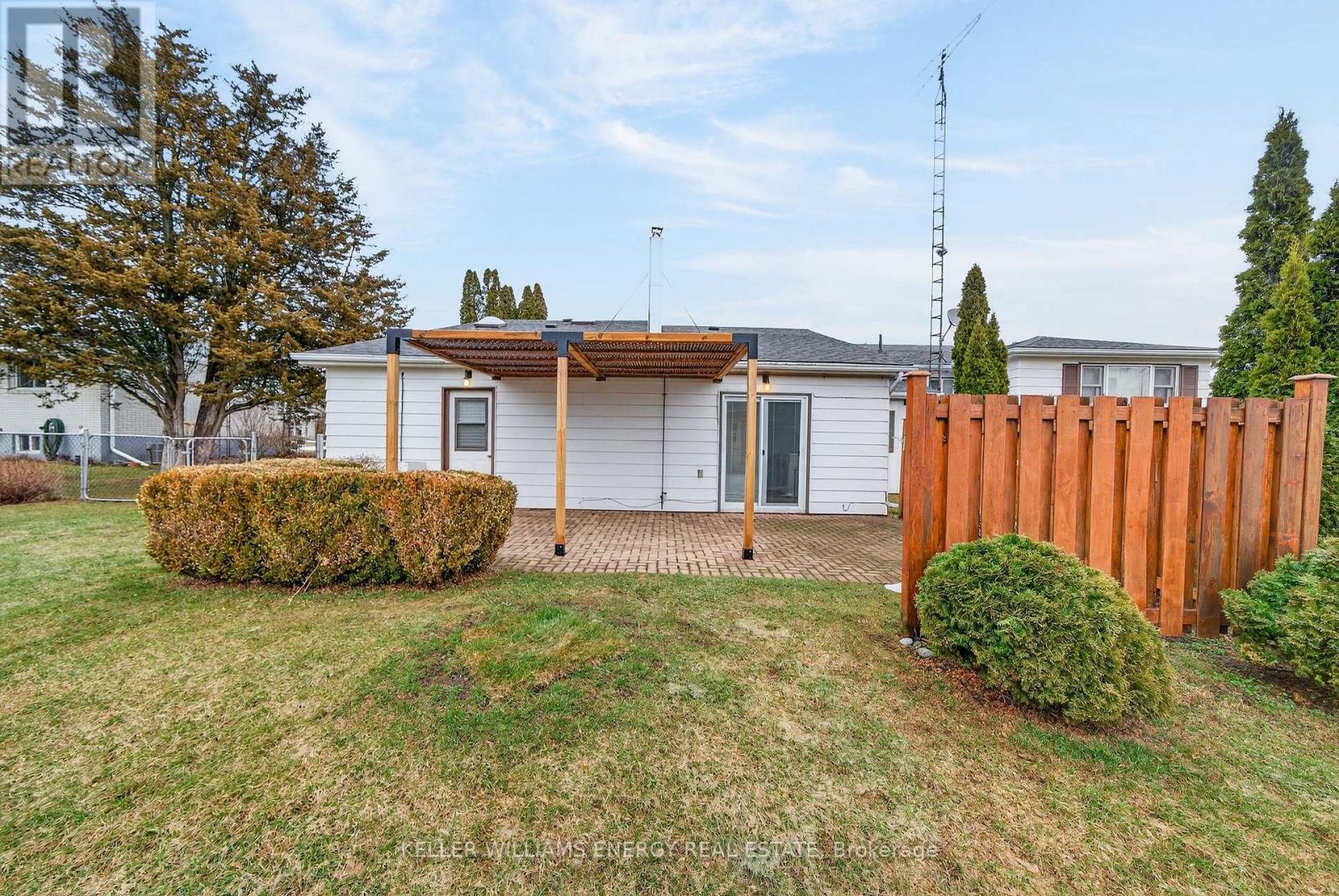 4 Mary Avenue, Prince Edward County (Wellington Ward), Ontario  K0K 3L0 - Photo 35 - X12879582