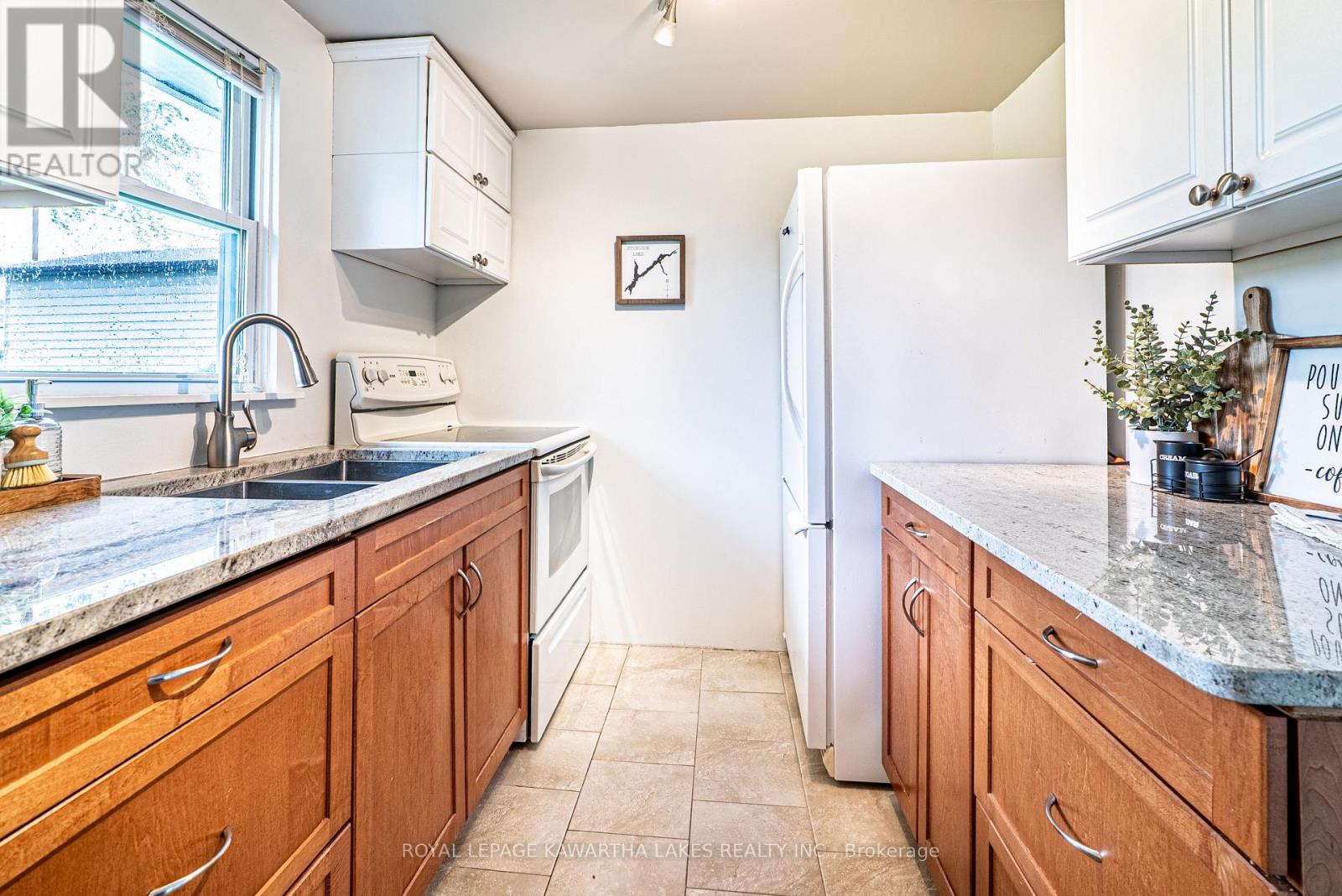 215 Snug Harbour Road, Kawartha Lakes, Ontario  K9V 4R6 - Photo 17 - X12879588