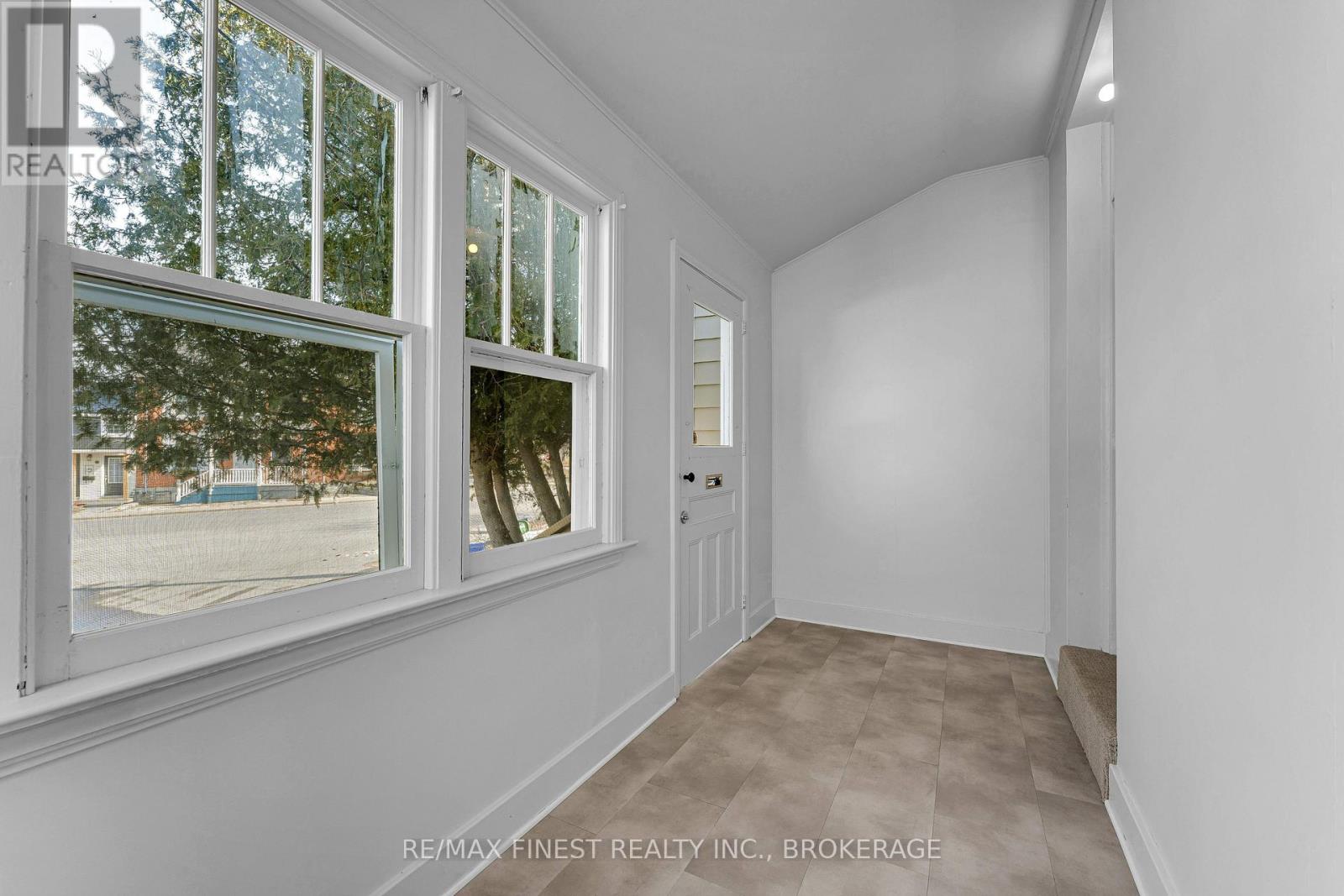 196 Ordnance Street, Kingston, Ontario  K7K 1H1 - Photo 3 - X12879756