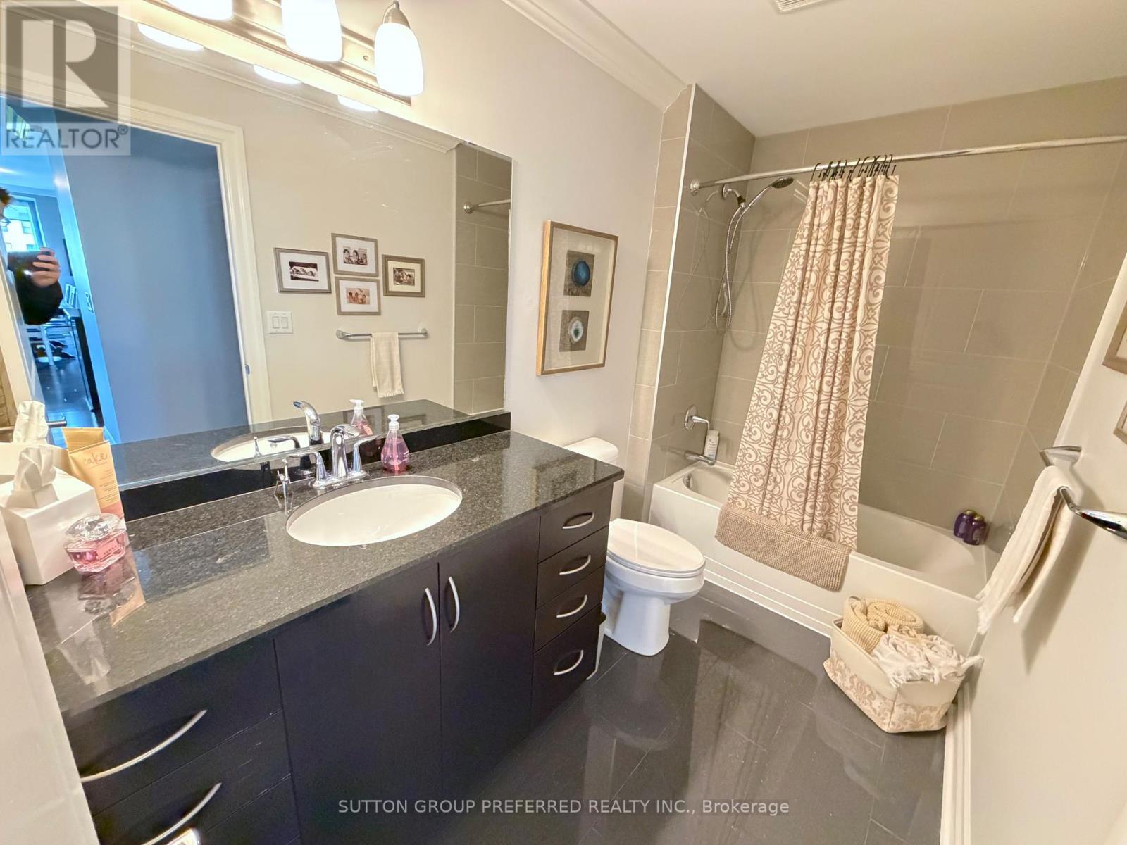 404 - 260 Villagewalk Boulevard, London North, Ontario  N6G 0W6 - Photo 21 - X12879540