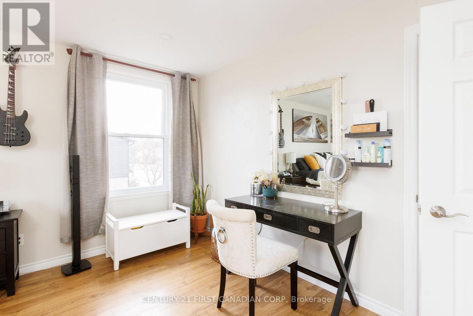 737 Village Green Avenue, London South, Ontario  N6K 1H3 - Photo 16 - X12879718