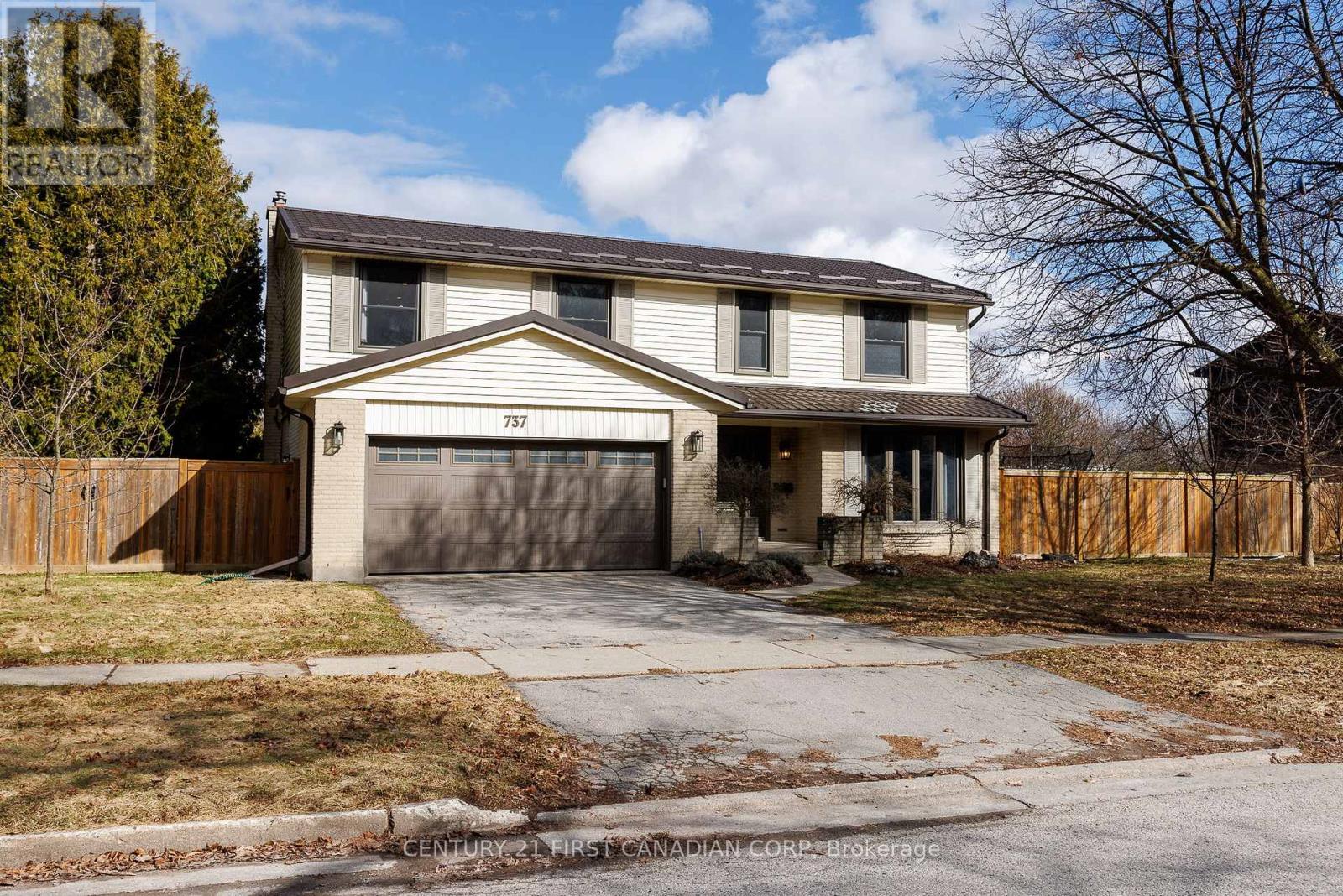 737 Village Green Avenue, London South, Ontario  N6K 1H3 - Photo 2 - X12879718