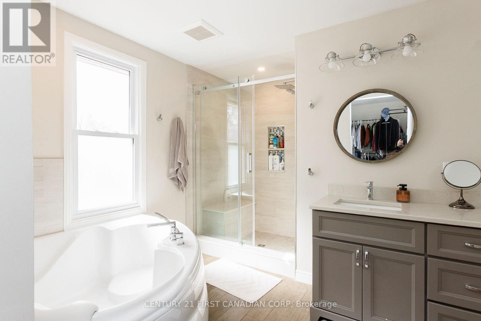 737 Village Green Avenue, London South, Ontario  N6K 1H3 - Photo 21 - X12879718