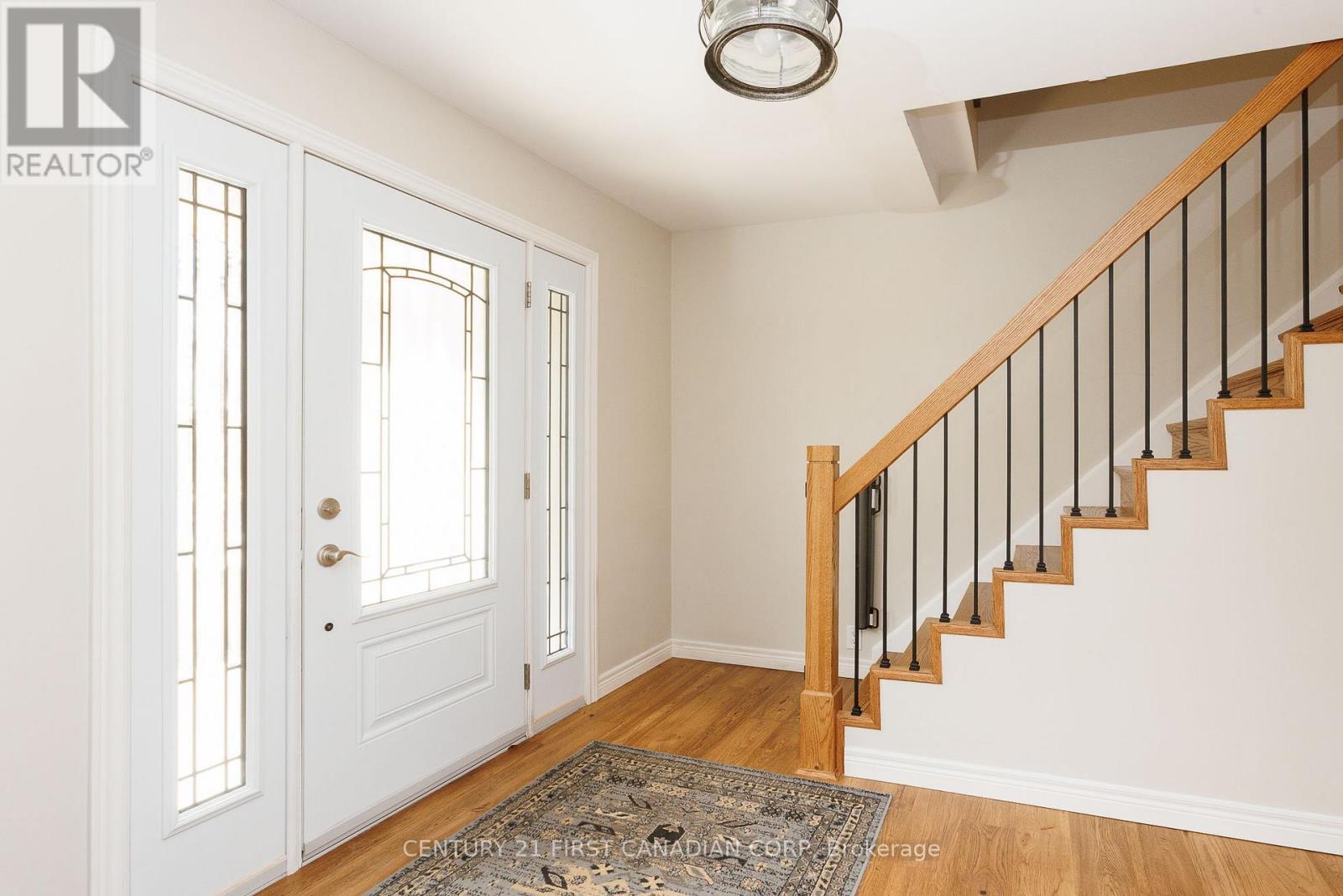 737 Village Green Avenue, London South, Ontario  N6K 1H3 - Photo 3 - X12879718