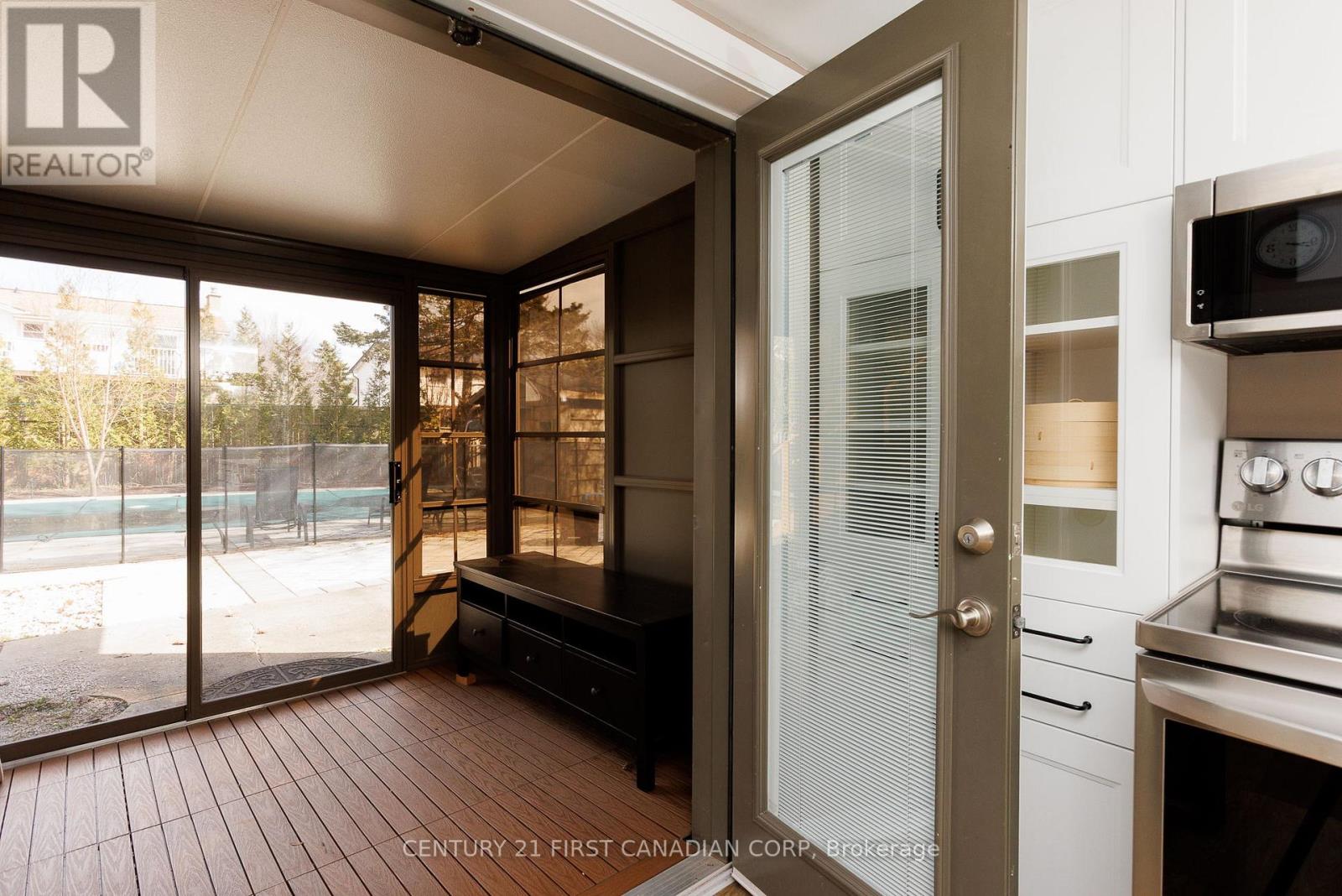 737 Village Green Avenue, London South, Ontario  N6K 1H3 - Photo 33 - X12879718