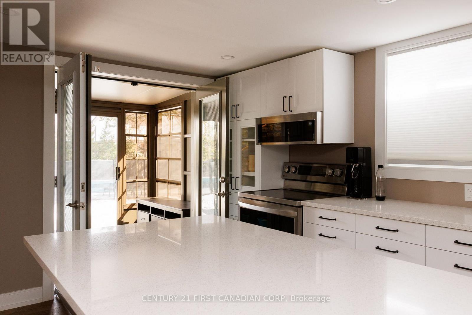 737 Village Green Avenue, London South, Ontario  N6K 1H3 - Photo 34 - X12879718