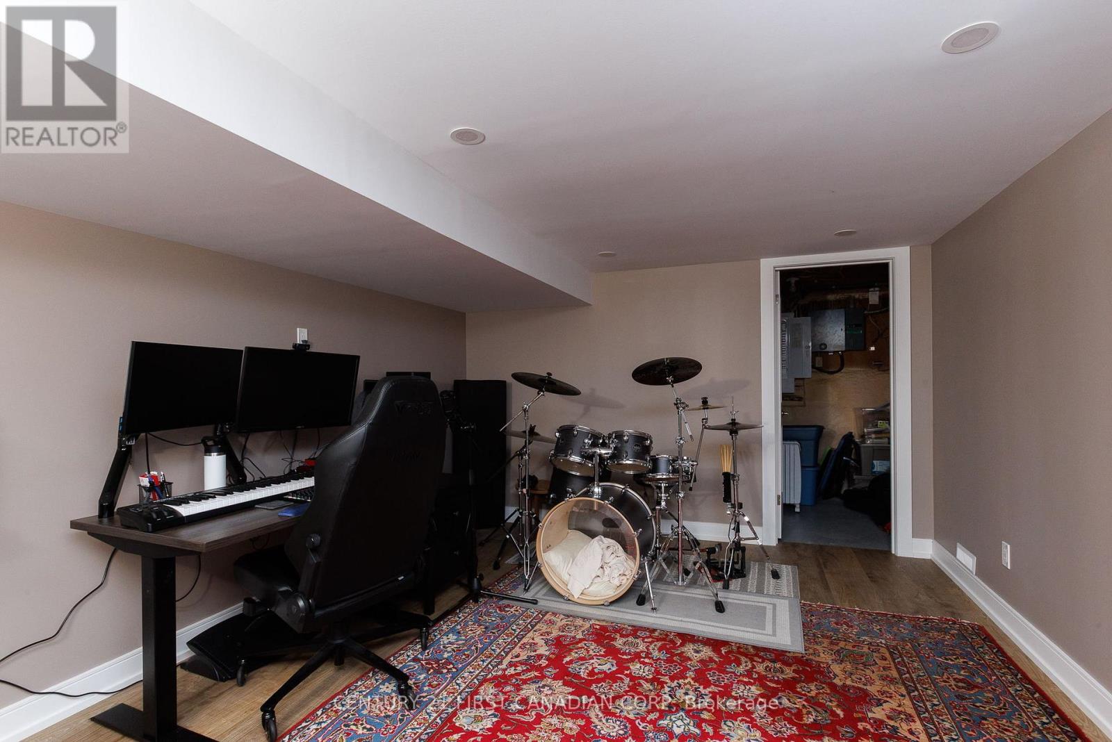 737 Village Green Avenue, London South, Ontario  N6K 1H3 - Photo 38 - X12879718