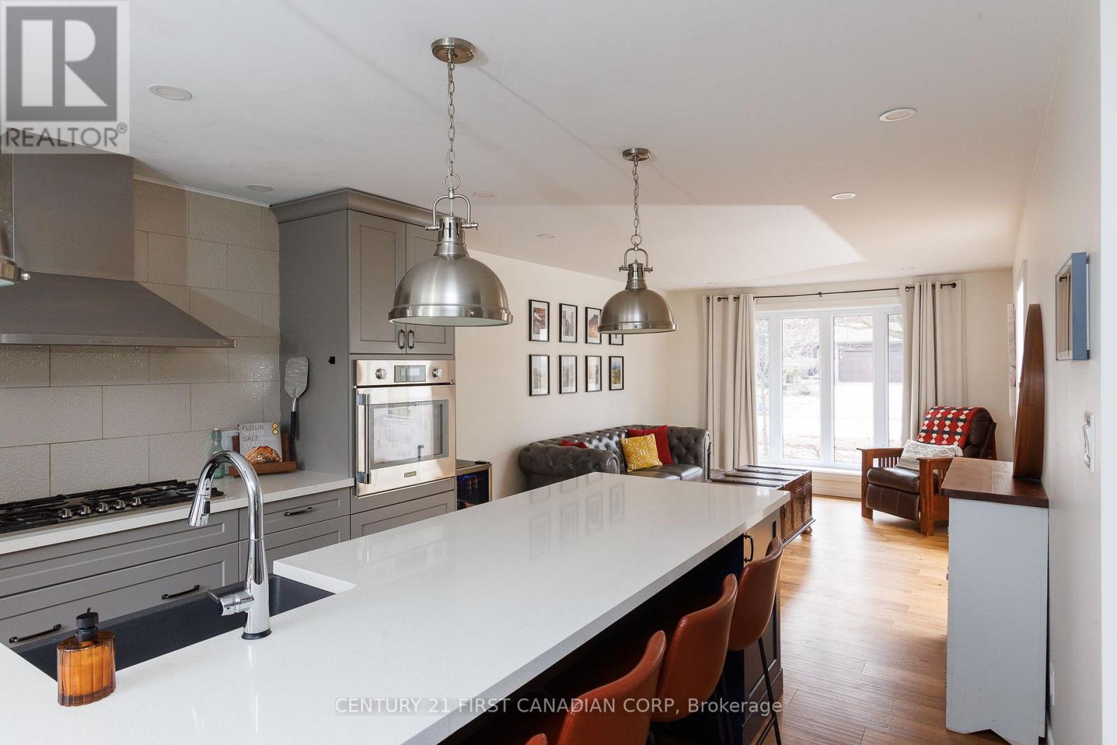 737 Village Green Avenue, London South, Ontario  N6K 1H3 - Photo 6 - X12879718