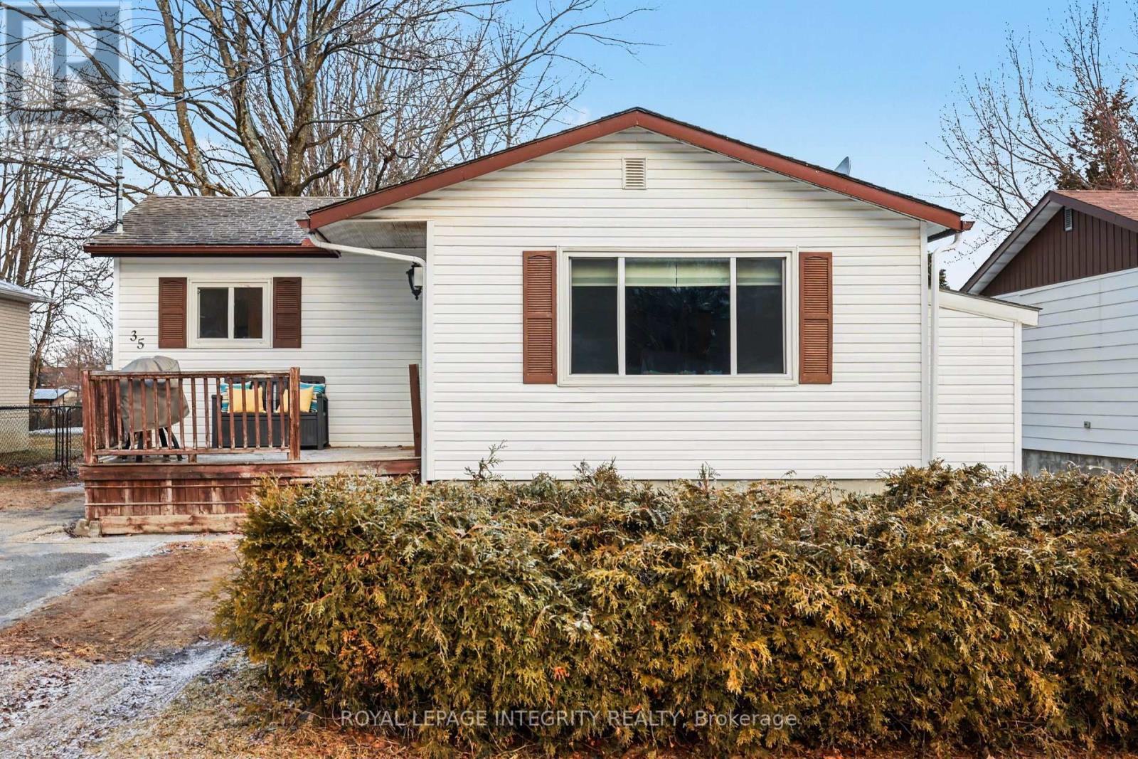 35 Robinson Street, Perth, Ontario  K7H 2E7 - Photo 2 - X12879686