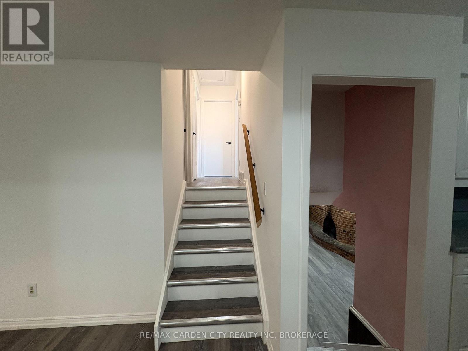 30 Deborah Court, St. Catharines, Ontario  L2P 3R6 - Photo 12 - X12879772