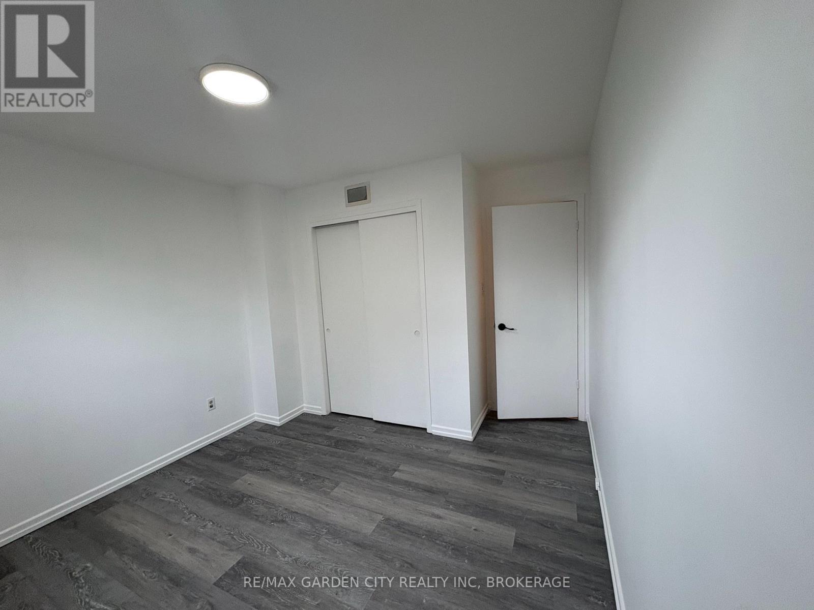 30 Deborah Court, St. Catharines, Ontario  L2P 3R6 - Photo 14 - X12879772