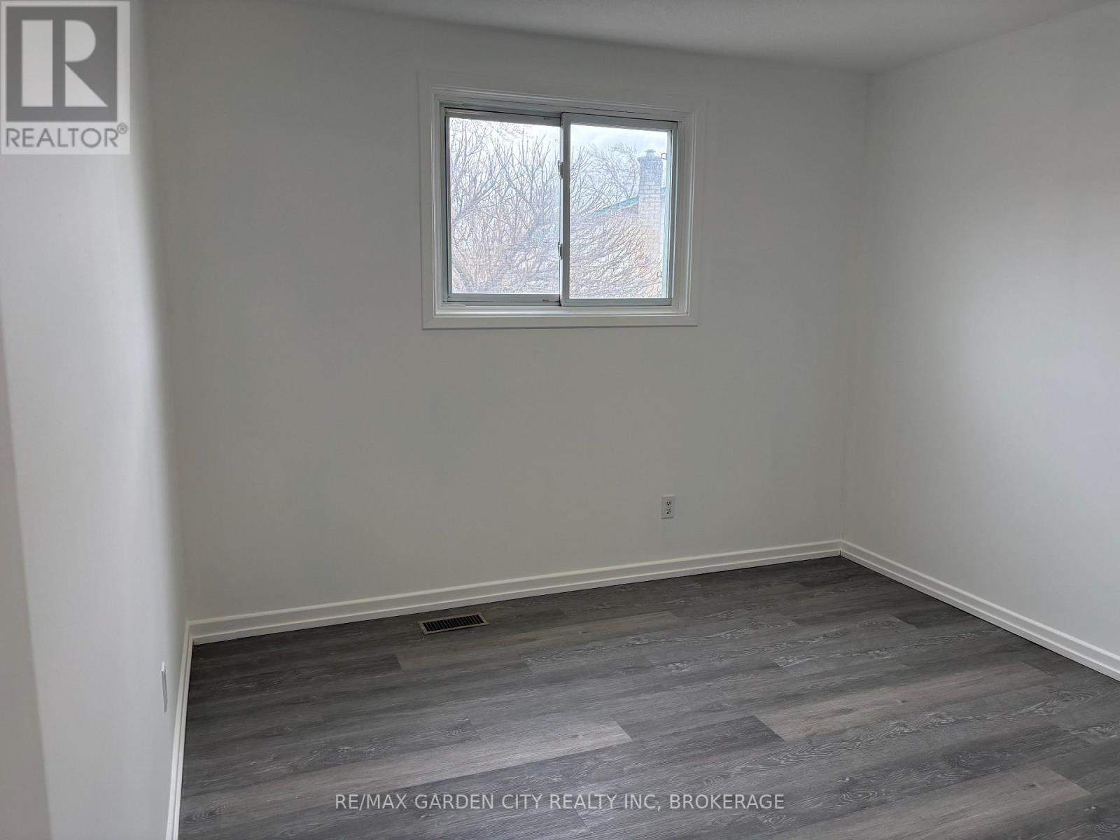 30 Deborah Court, St. Catharines, Ontario  L2P 3R6 - Photo 16 - X12879772