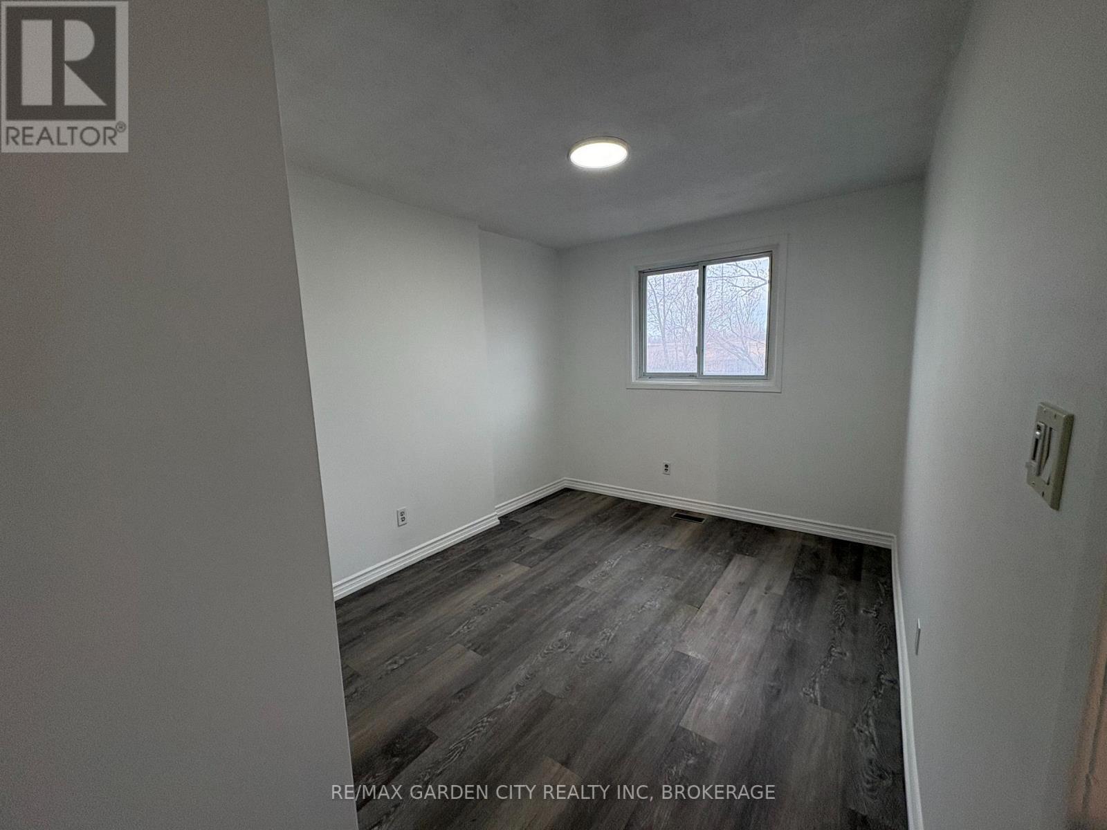 30 Deborah Court, St. Catharines, Ontario  L2P 3R6 - Photo 17 - X12879772