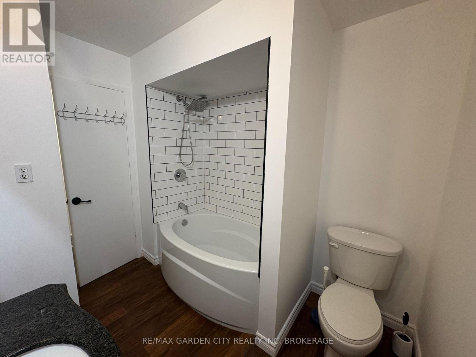 30 Deborah Court, St. Catharines, Ontario  L2P 3R6 - Photo 18 - X12879772