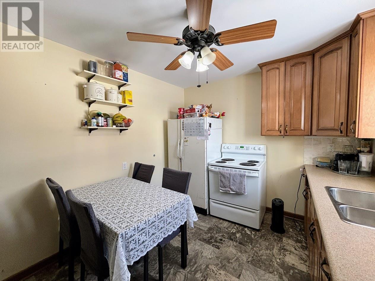 16 Wenonah Dr, Manitouwadge, Ontario  P0T 2C0 - Photo 3 - TB2600429