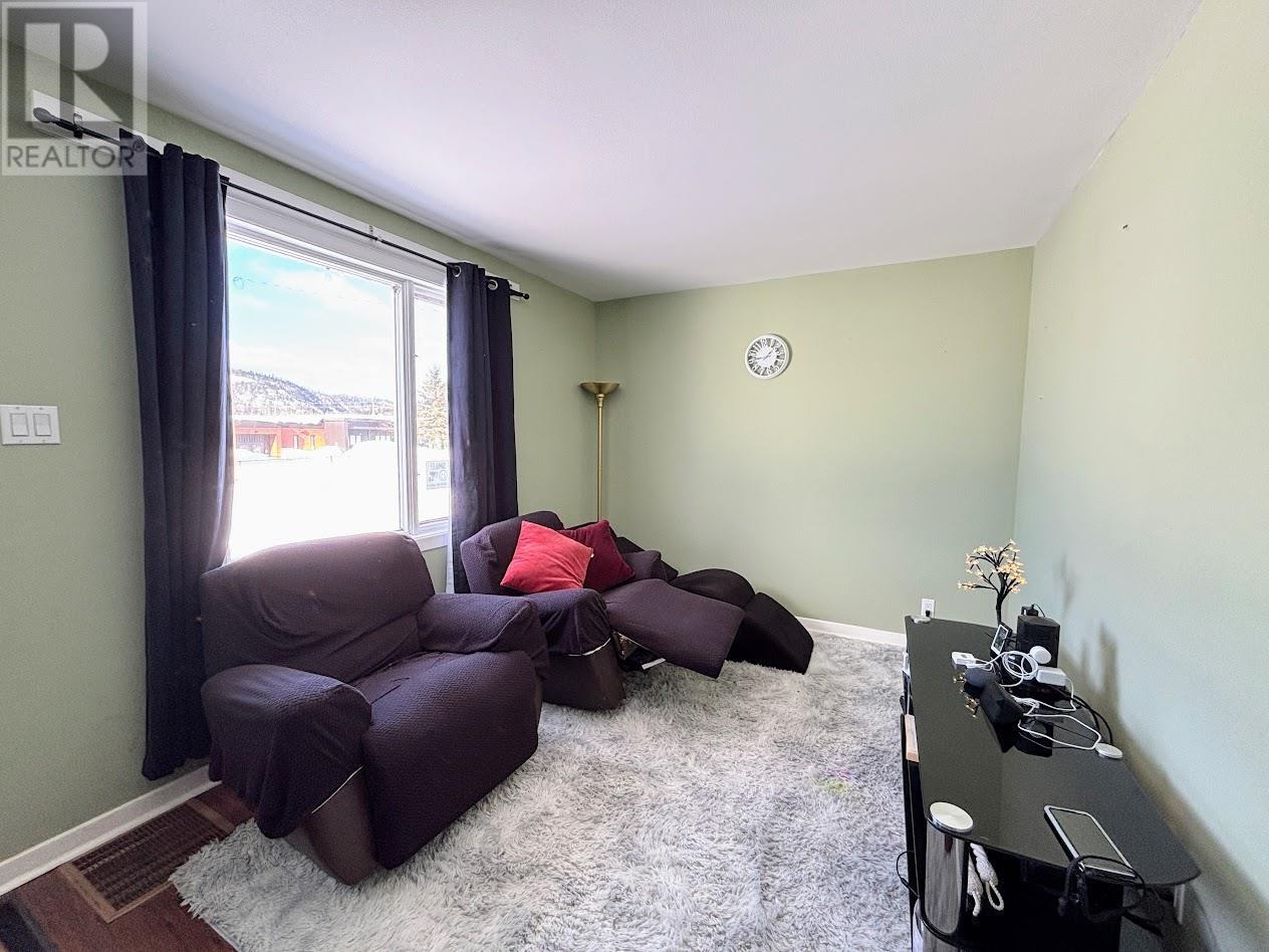 16 Wenonah Dr, Manitouwadge, Ontario  P0T 2C0 - Photo 5 - TB2600429