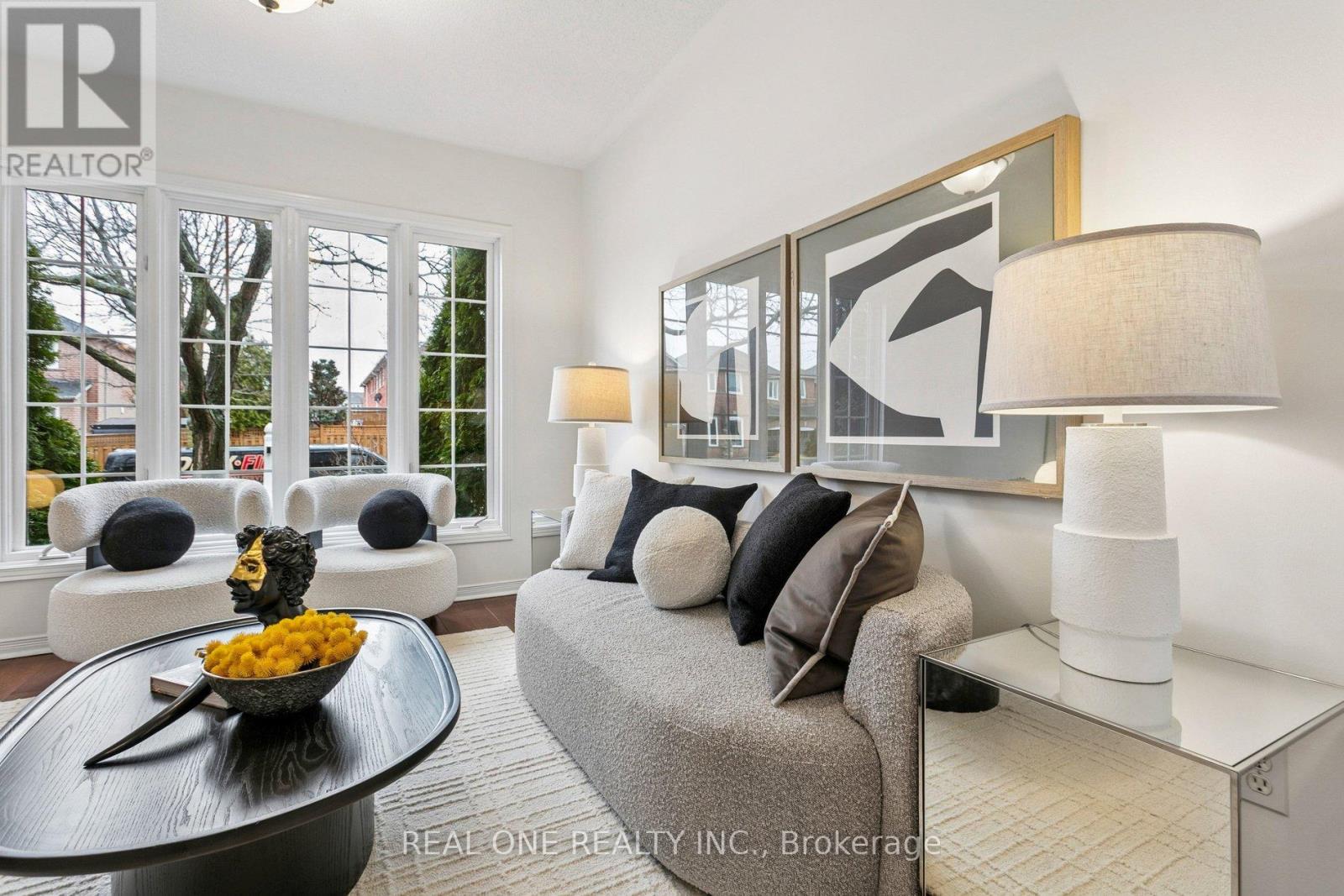 2262 Pell Crescent, Oakville, Ontario  L6M 3T6 - Photo 8 - W12876568