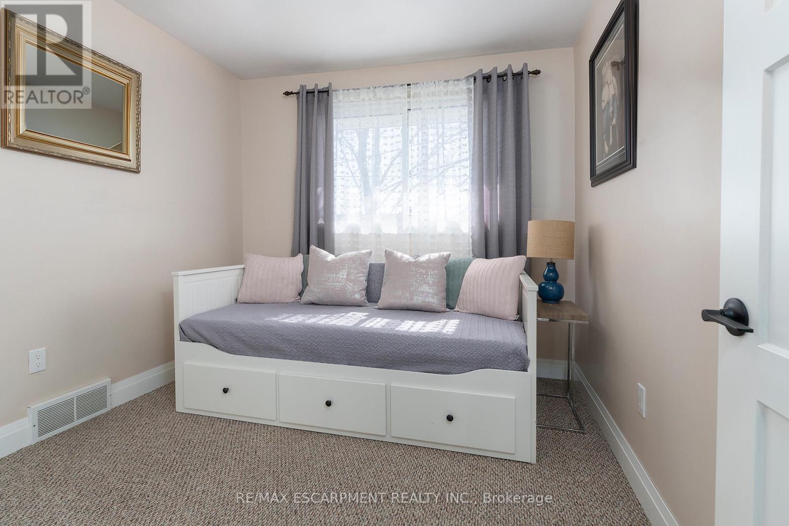 118 Westwood Crescent, Welland (Prince Charles), Ontario  L3C 4R3 - Photo 17 - X12851178