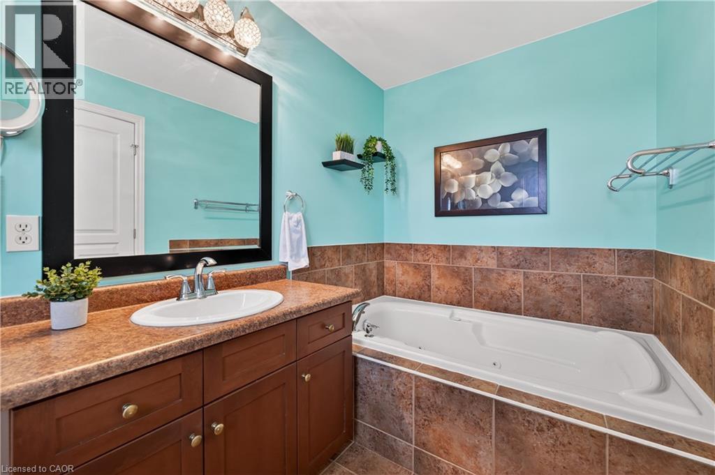 17 Heathcote Court, Grimsby, Ontario  L3M 0A6 - Photo 27 - 40810696