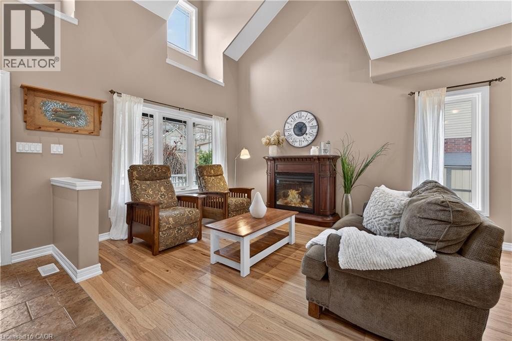 17 Heathcote Court, Grimsby, Ontario  L3M 0A6 - Photo 3 - 40810696