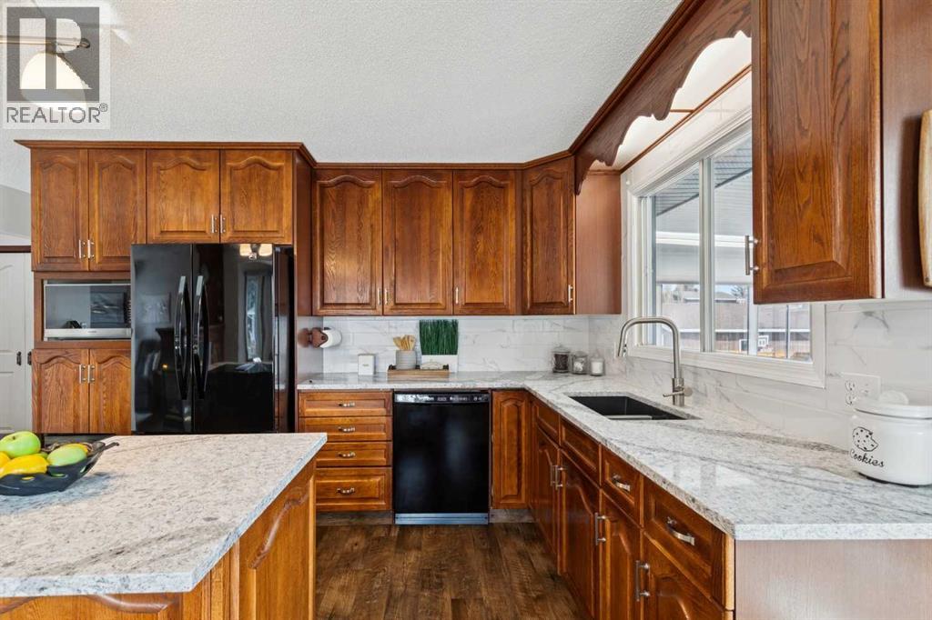 406 Queensland Place Se, Calgary, Alberta  T2J 5C9 - Photo 10 - A2291444