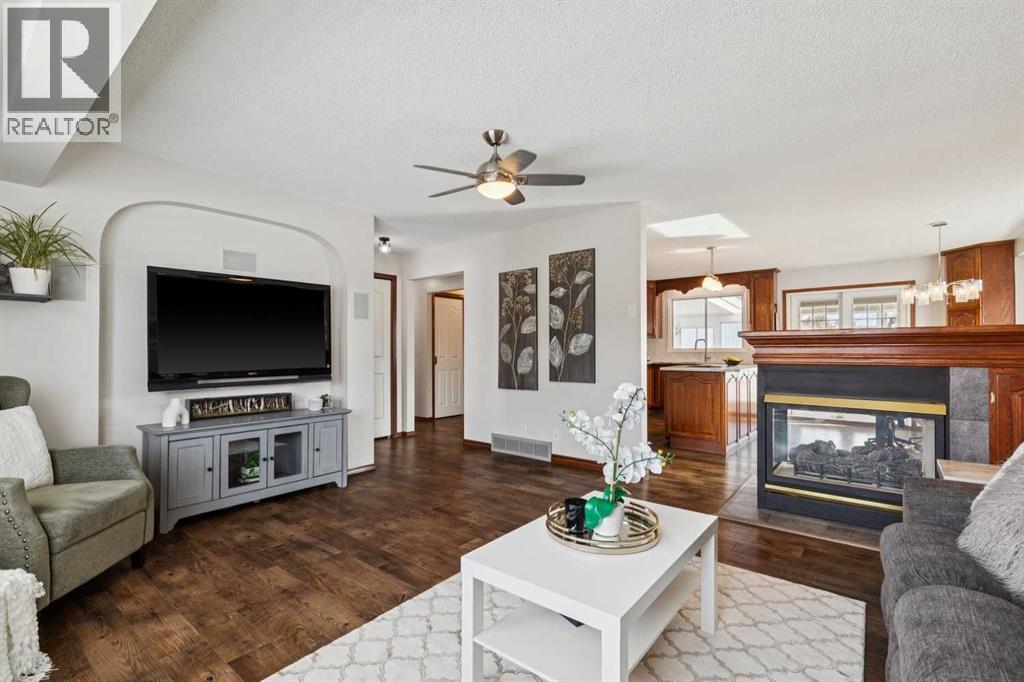 406 Queensland Place Se, Calgary, Alberta  T2J 5C9 - Photo 6 - A2291444