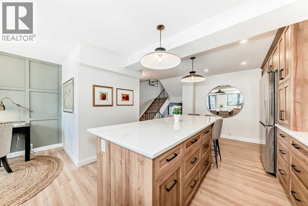 42 Point Drive Nw, Calgary, Alberta  T3B 5B3 - Photo 12 - A2293039