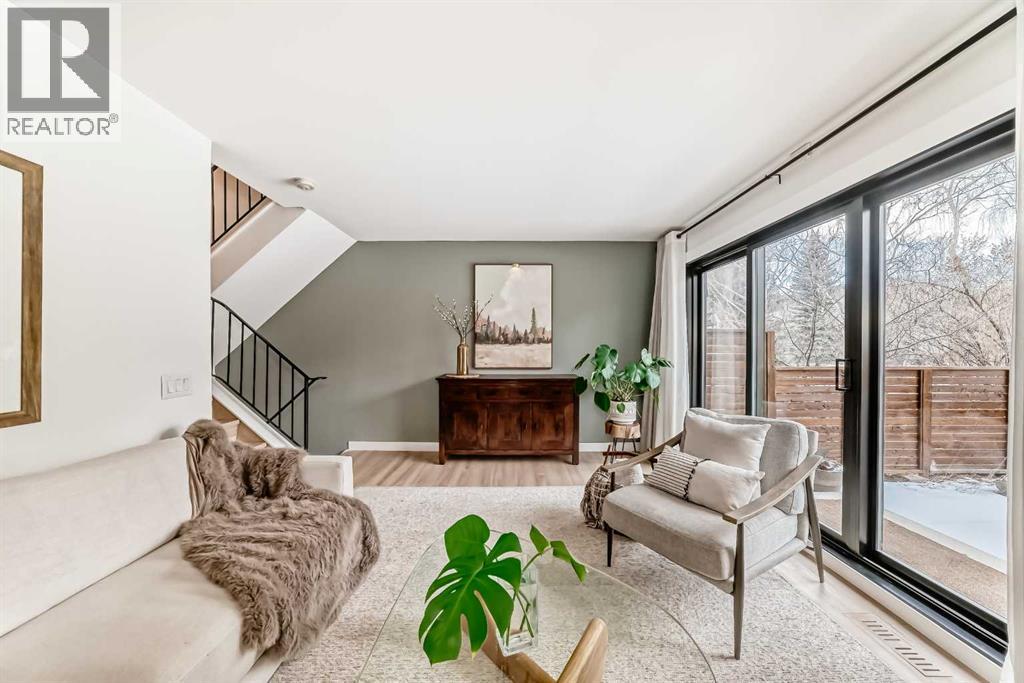 42 Point Drive Nw, Calgary, Alberta  T3B 5B3 - Photo 4 - A2293039