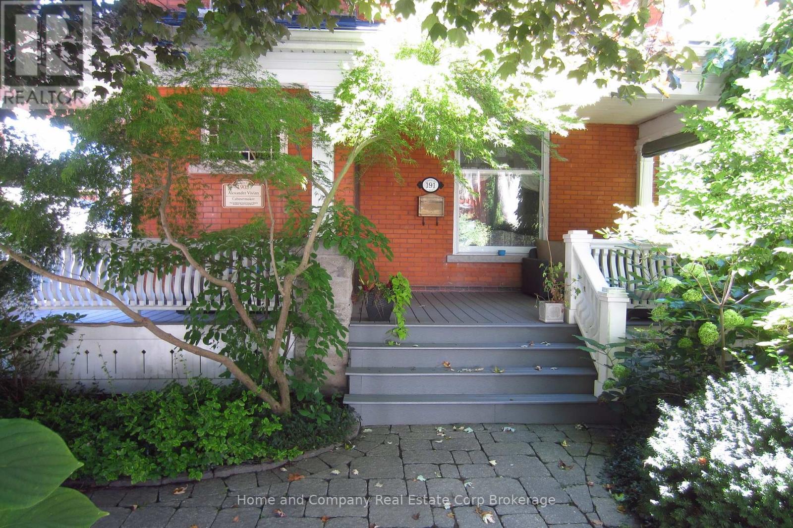 191 Cobourg Street, Stratford, Ontario  N5A 3E9 - Photo 3 - X12879678