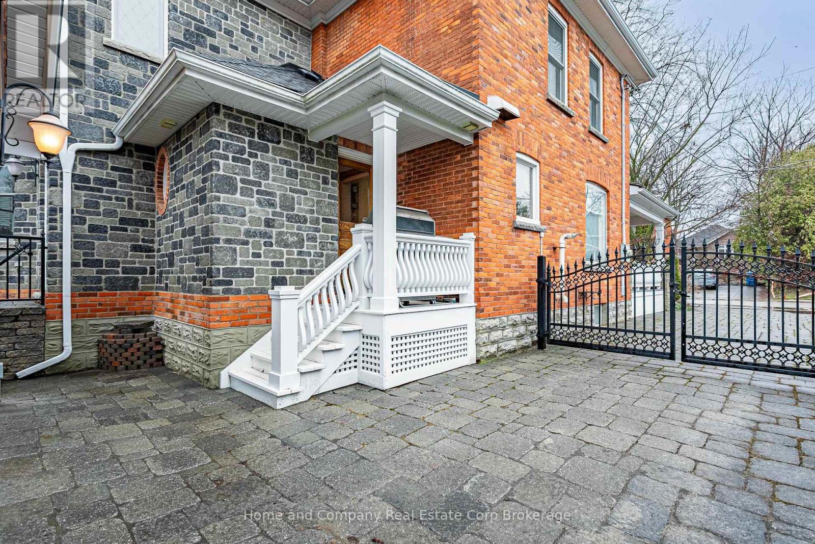 191 Cobourg Street, Stratford, Ontario  N5A 3E9 - Photo 39 - X12879678