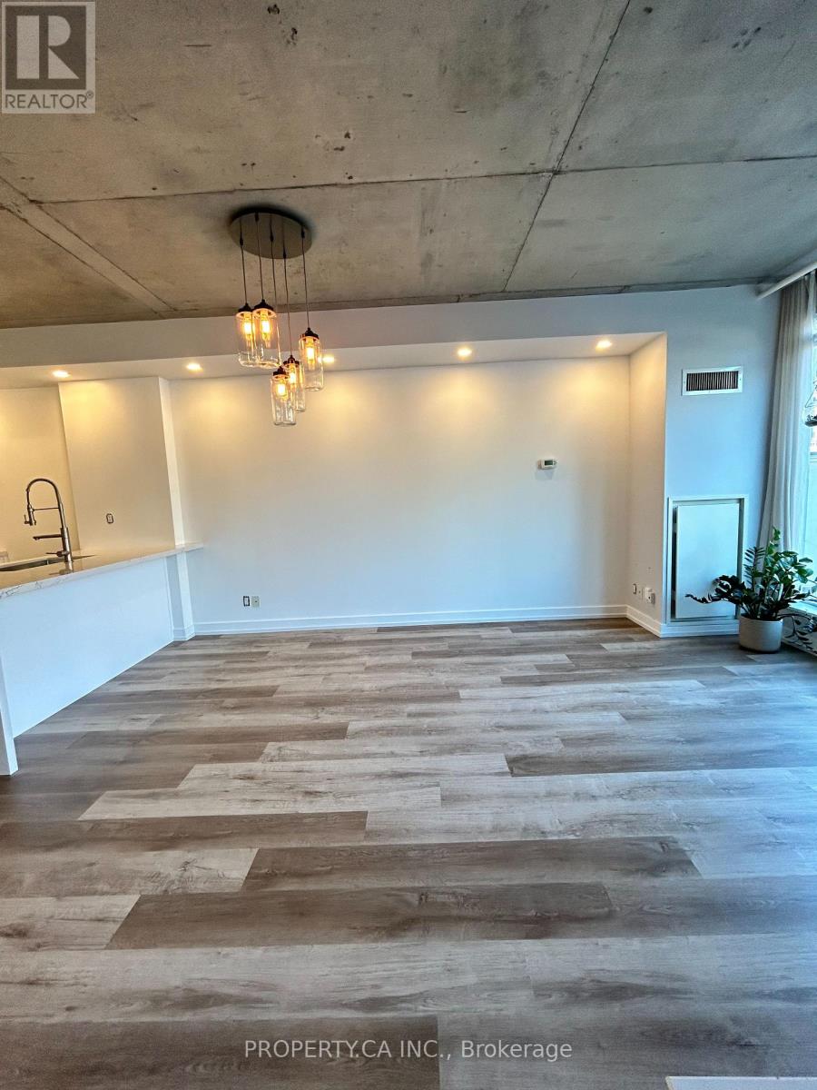 410 - 75 Portland Street, Toronto (Waterfront Communities), Ontario  M5V 2M9 - Photo 4 - C12879502