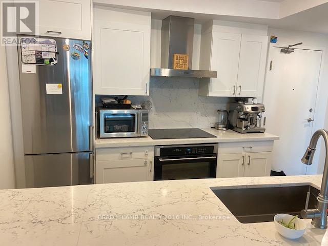 1009 - 77 HARBOUR SQUARE, Toronto, Ontario