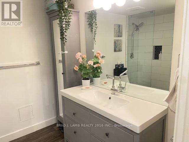 1009 - 77 Harbour Square, Toronto (Waterfront Communities), Ontario  M5J 2S2 - Photo 4 - C12879546