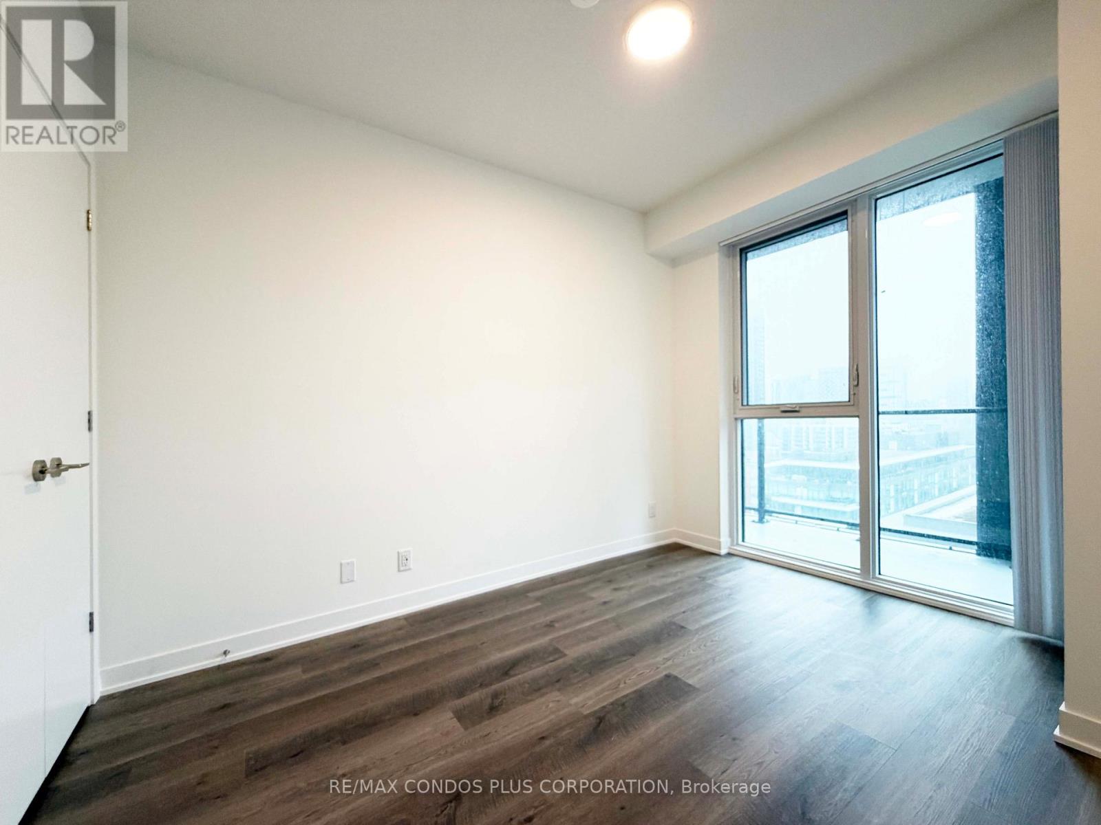 2215 - 180 Front Street E, Toronto (Moss Park), Ontario  M5A 0A9 - Photo 10 - C12879656