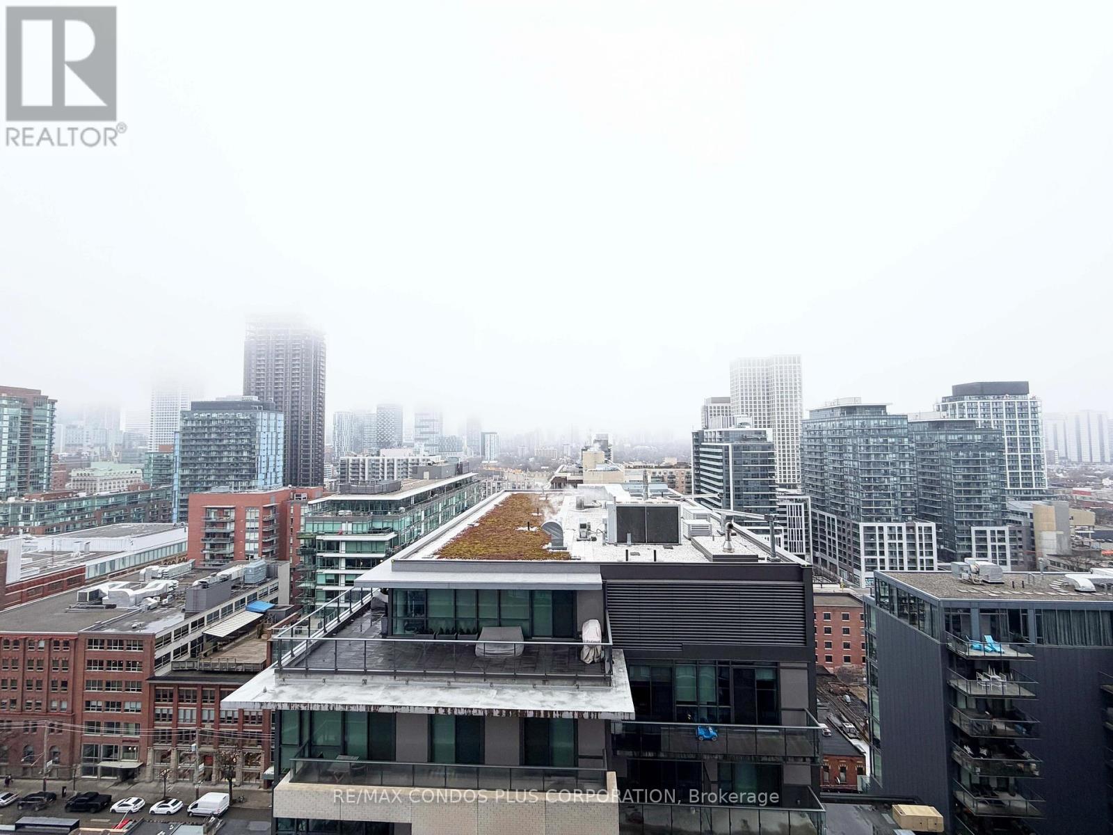 2215 - 180 Front Street E, Toronto (Moss Park), Ontario  M5A 0A9 - Photo 14 - C12879656