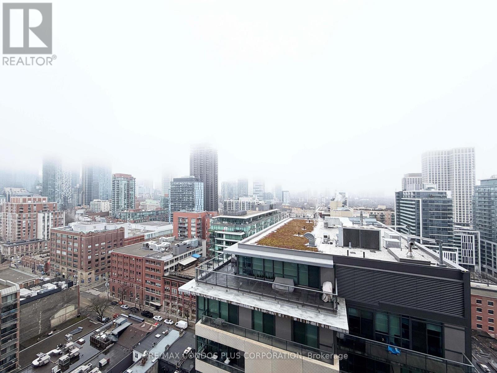 2215 - 180 Front Street E, Toronto (Moss Park), Ontario  M5A 0A9 - Photo 15 - C12879656