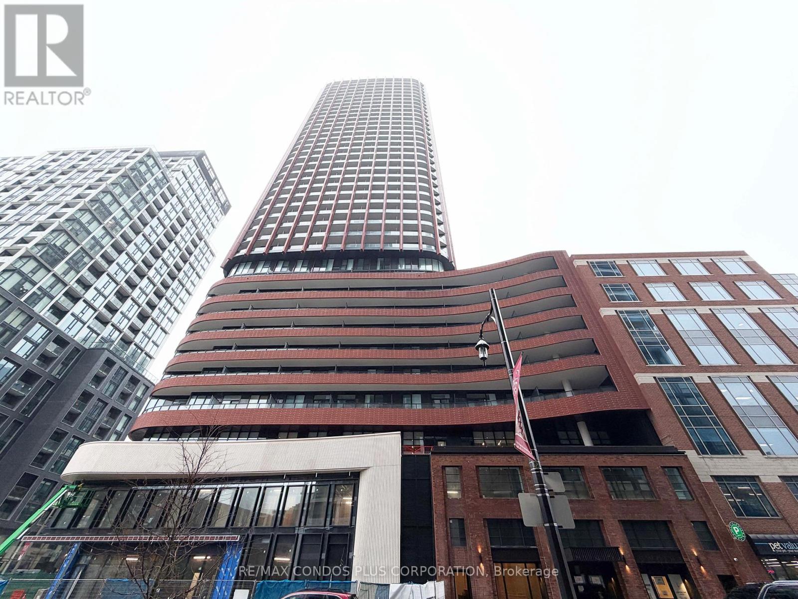 2215 - 180 Front Street E, Toronto (Moss Park), Ontario  M5A 0A9 - Photo 21 - C12879656