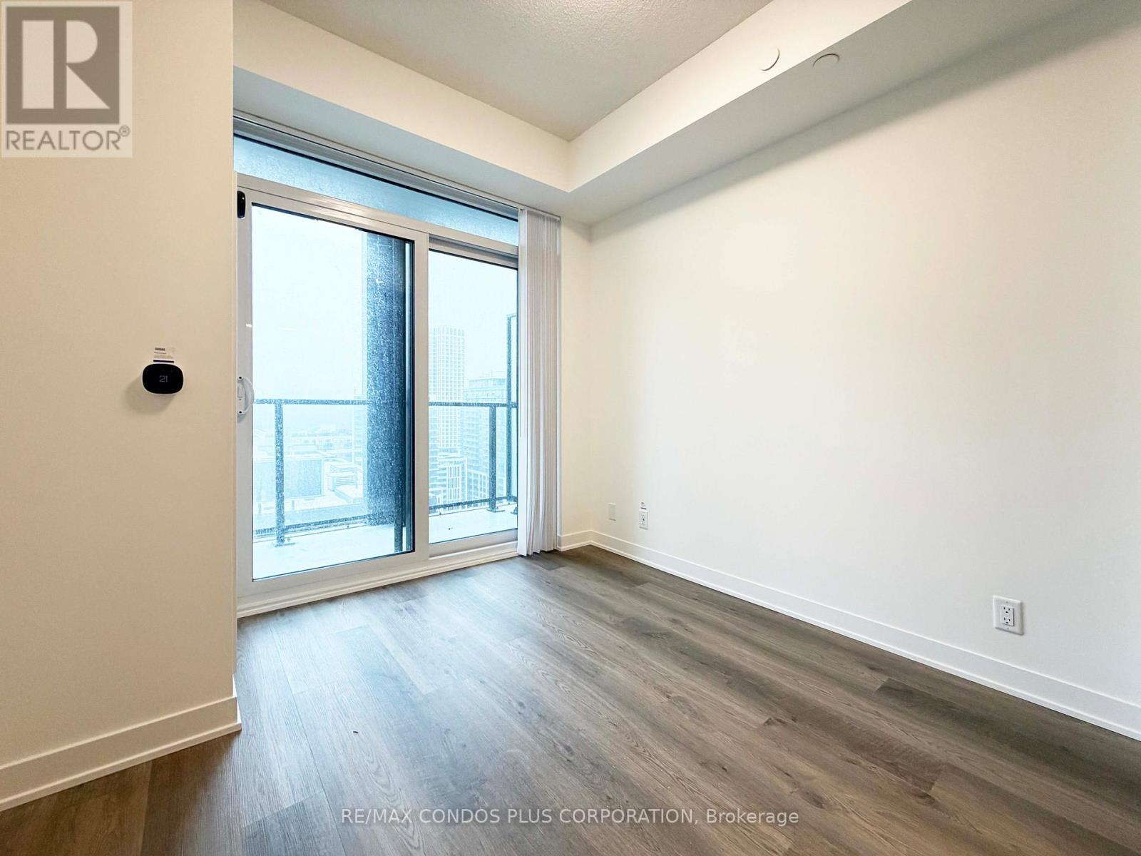 2215 - 180 Front Street E, Toronto (Moss Park), Ontario  M5A 0A9 - Photo 5 - C12879656