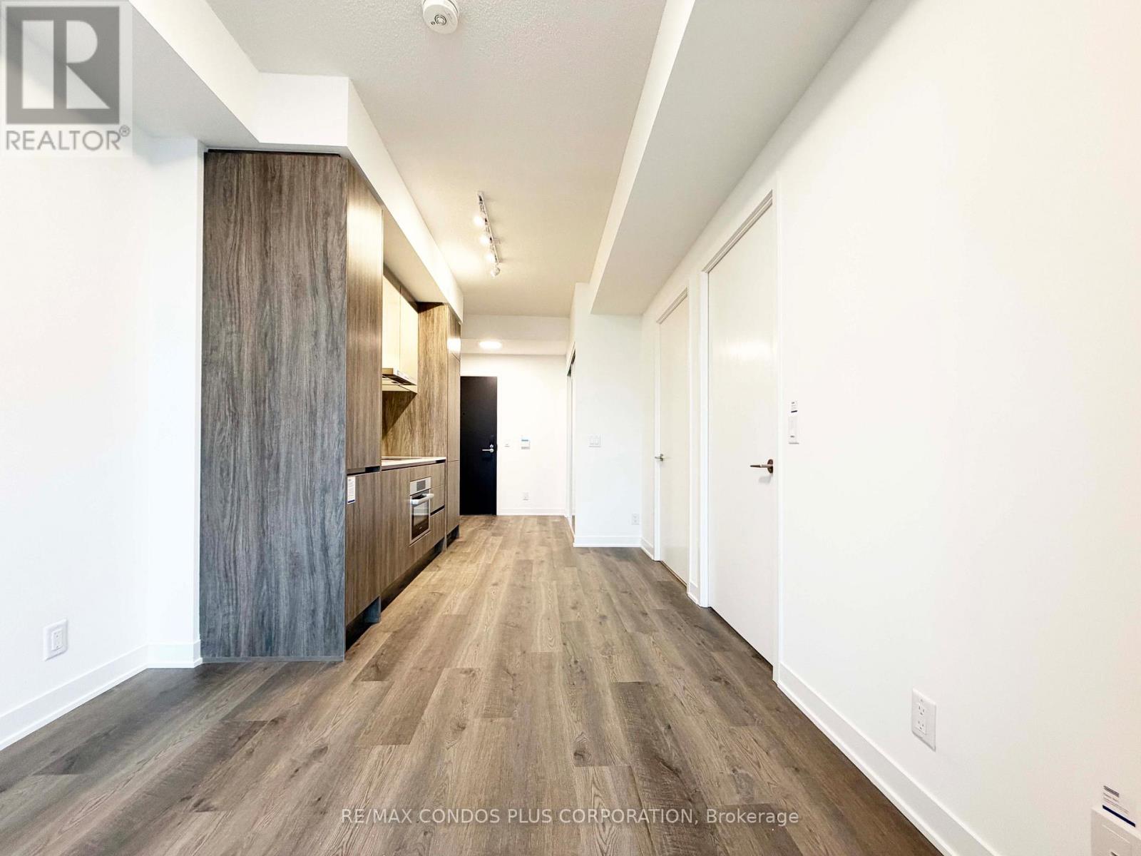 2215 - 180 Front Street E, Toronto (Moss Park), Ontario  M5A 0A9 - Photo 6 - C12879656