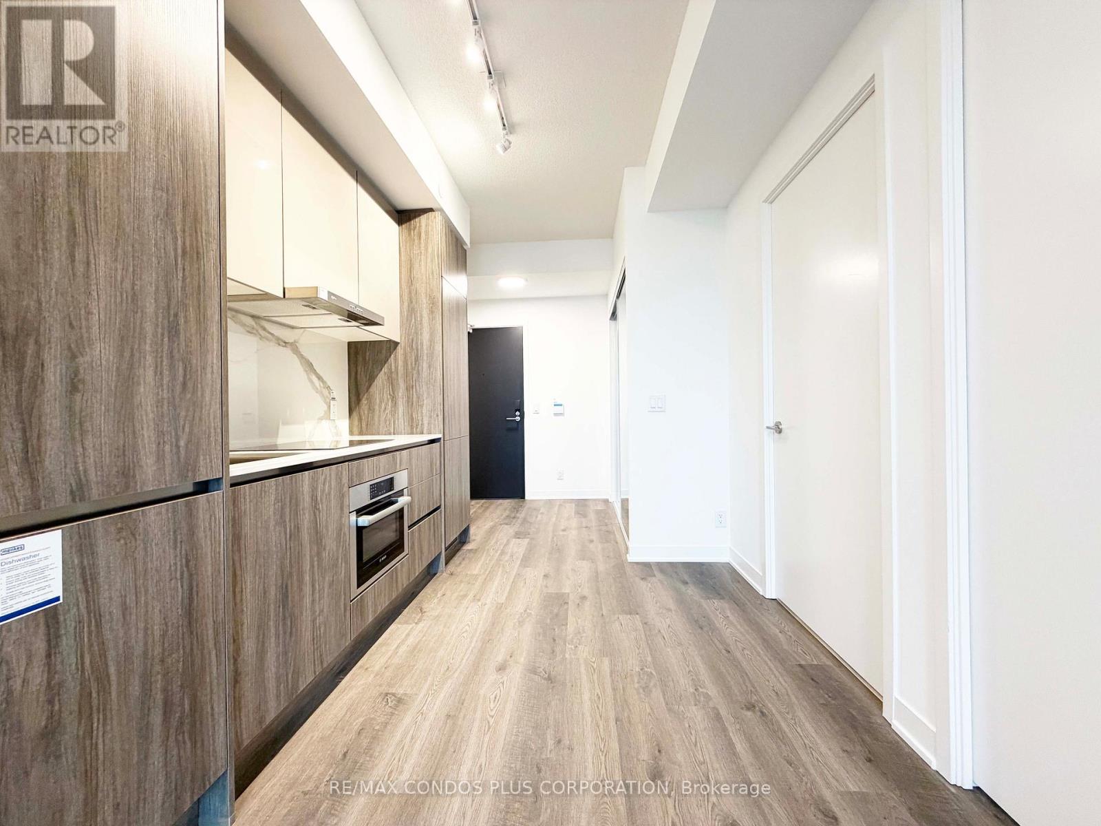 2215 - 180 Front Street E, Toronto (Moss Park), Ontario  M5A 0A9 - Photo 7 - C12879656