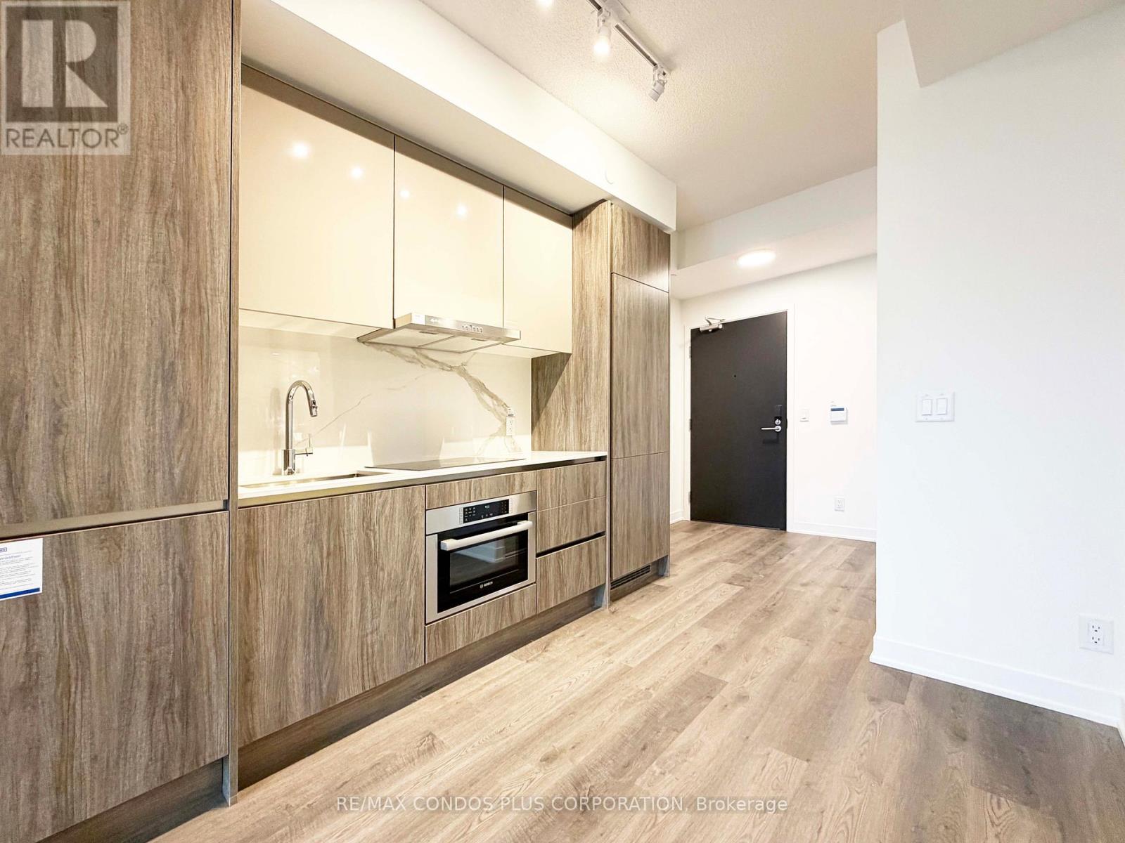 2215 - 180 Front Street E, Toronto (Moss Park), Ontario  M5A 0A9 - Photo 8 - C12879656