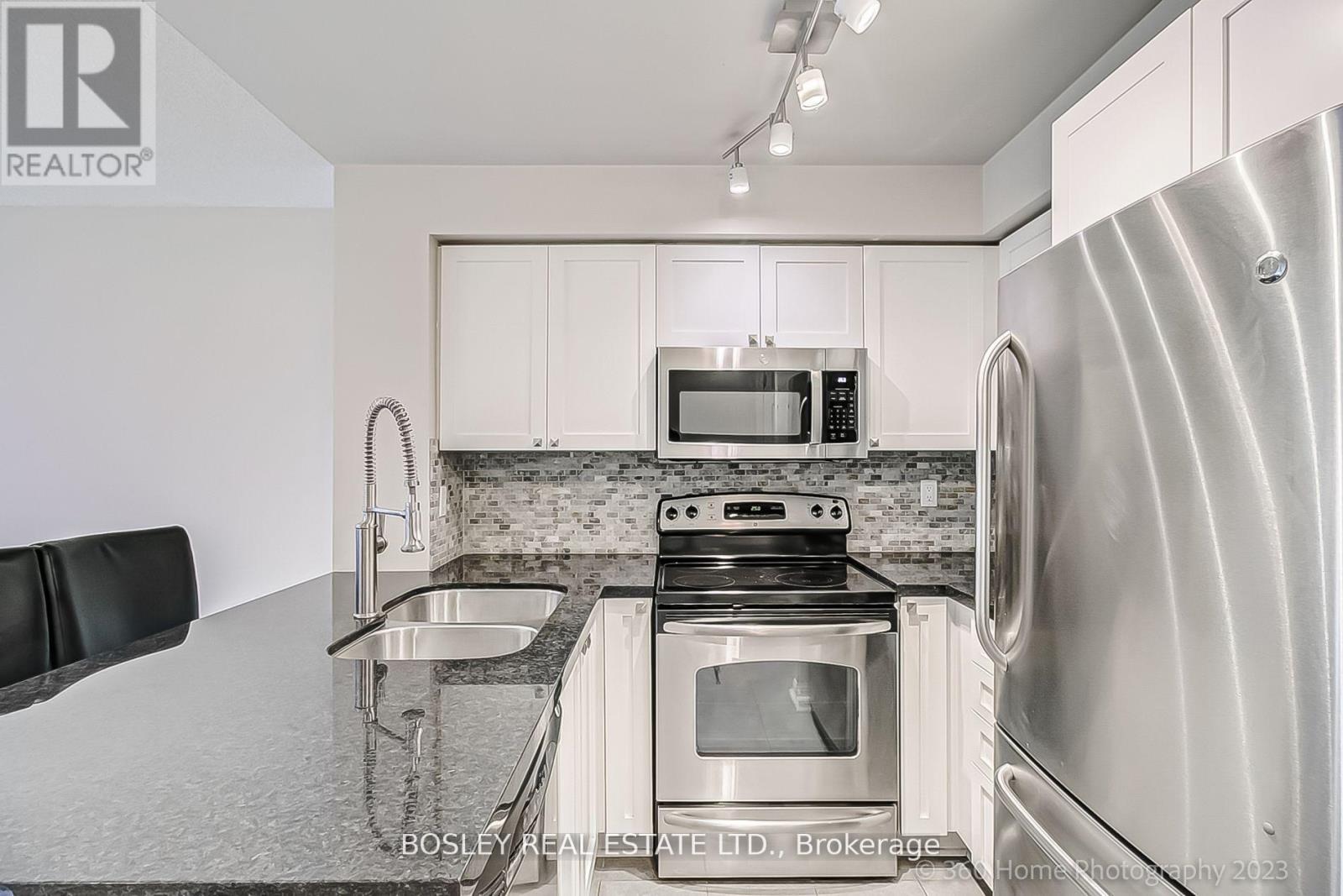 301 - 109 Front Street E, Toronto (Waterfront Communities), Ontario  M5A 4P7 - Photo 2 - C12879682