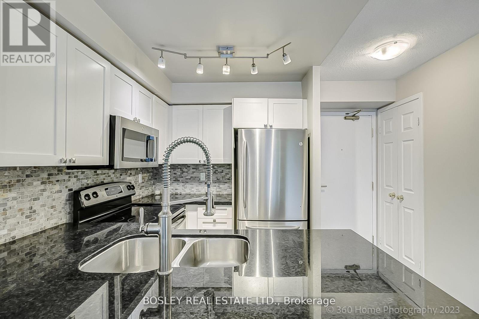 301 - 109 Front Street E, Toronto (Waterfront Communities), Ontario  M5A 4P7 - Photo 4 - C12879682