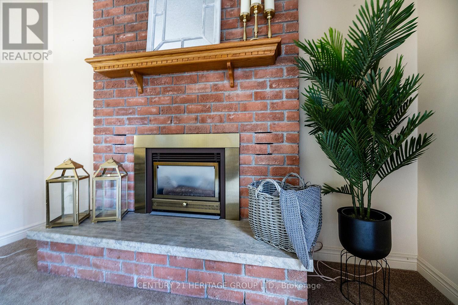 804 Mahina Street, Oshawa, Ontario  L1J 7S2 - Photo 6 - E12879522