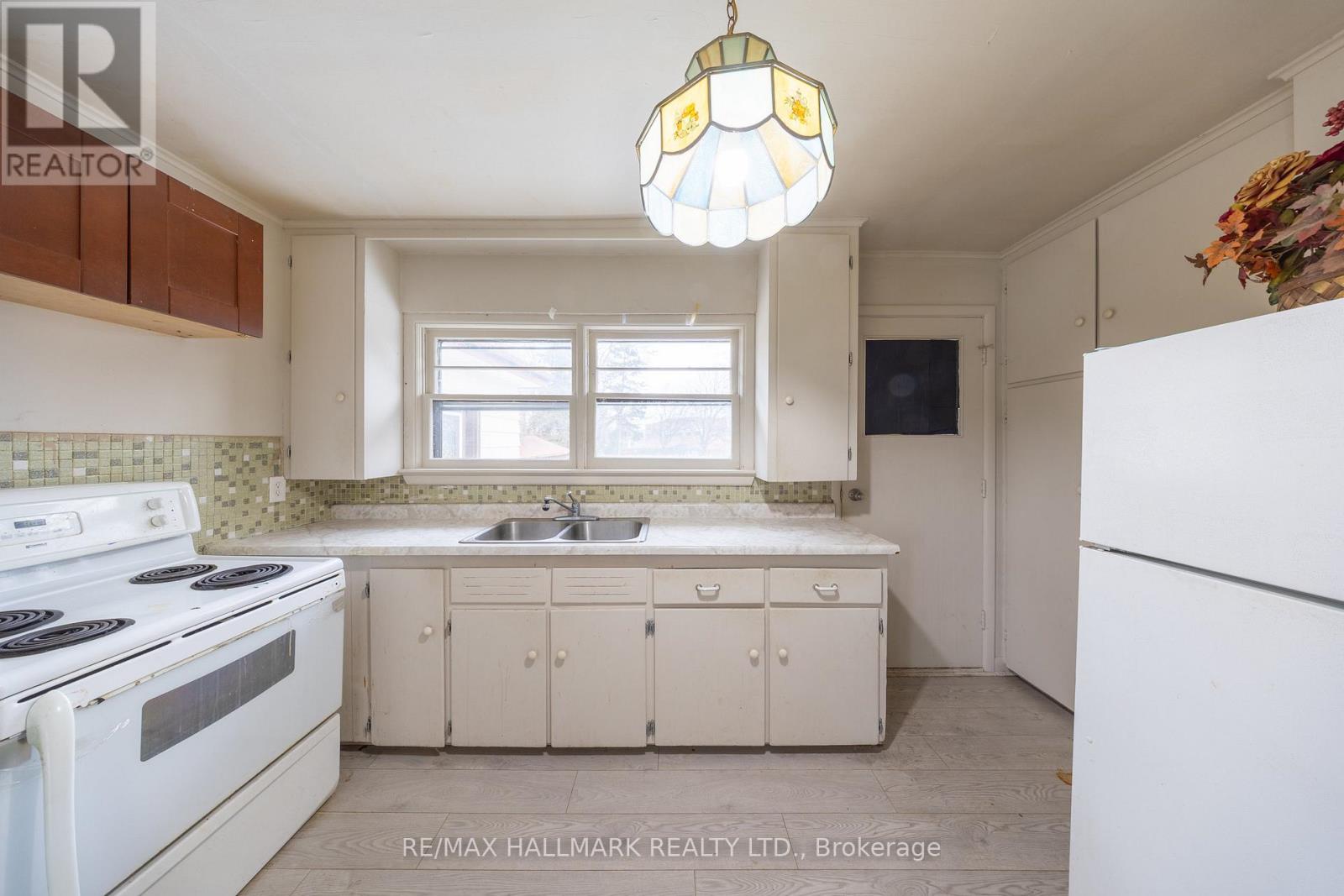 1911 Glenview Road, Pickering, Ontario  L1V 1W9 - Photo 21 - E12879684