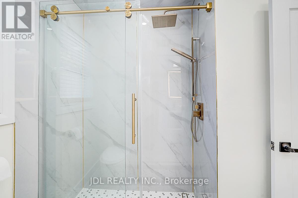 15 Crossburn Drive, Toronto, Ontario  M3B 2Z3 - Photo 35 - C12879596