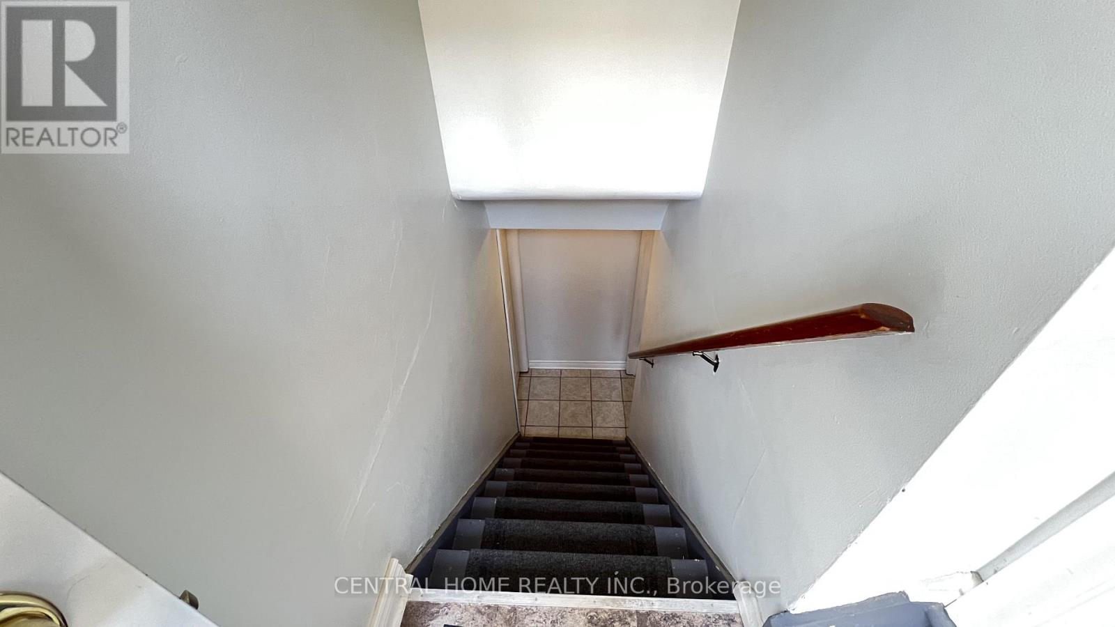 210 Jacey Ann Drive, Richmond Hill (Mill Pond), Ontario  L4C 4N5 - Photo 3 - N12879628